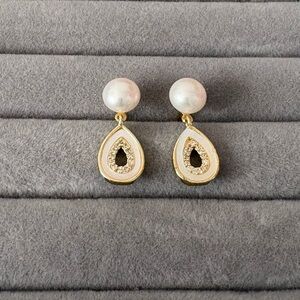 Authentic FreshWater Pearl Elegant White Teardrop Earrings SouthEast Asia